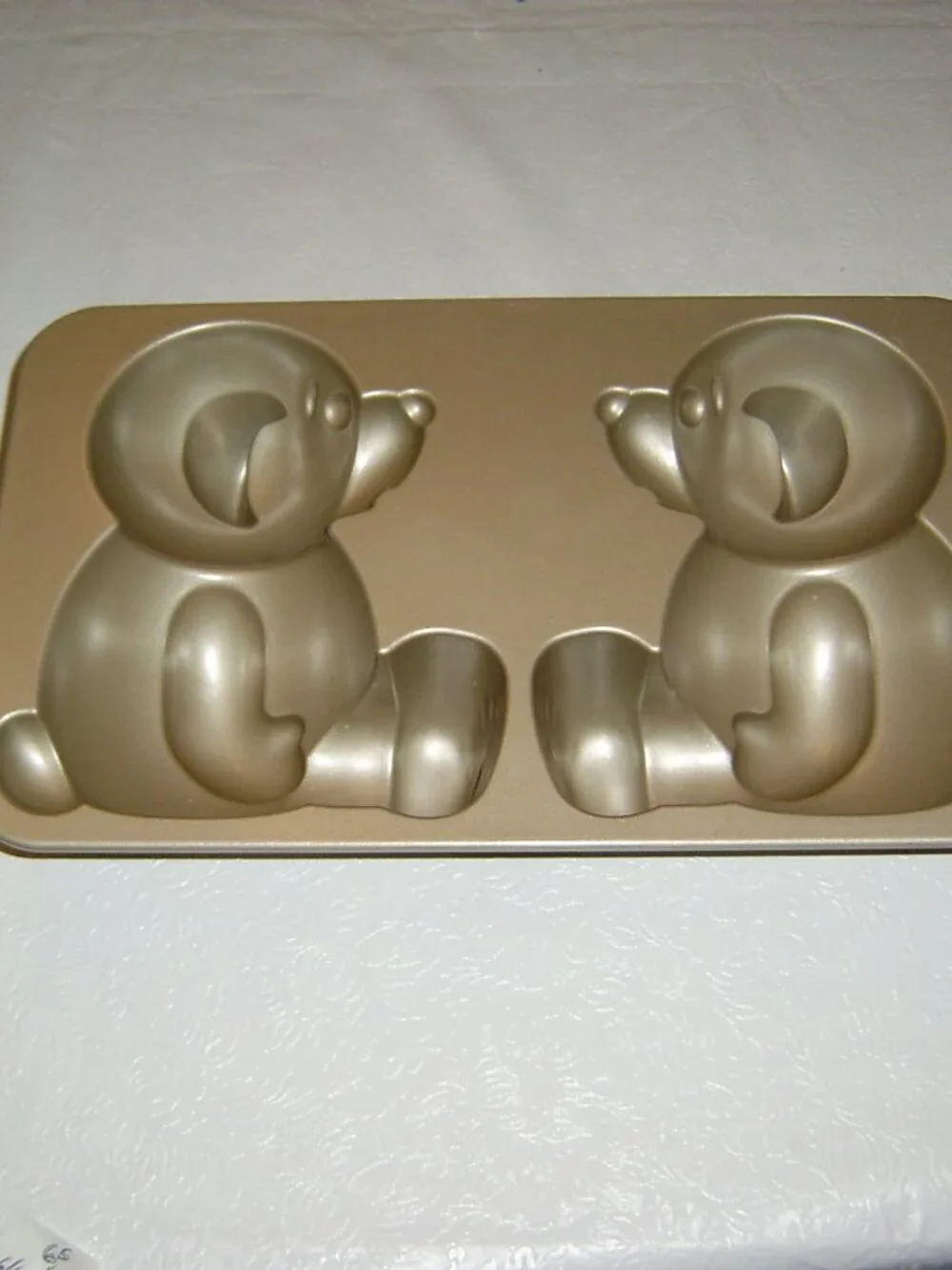Nordic Wear Build A Bear Workshop 3D Cake Pan, Non Stick, VGUC